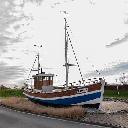 Robbe Puck By Interhome *