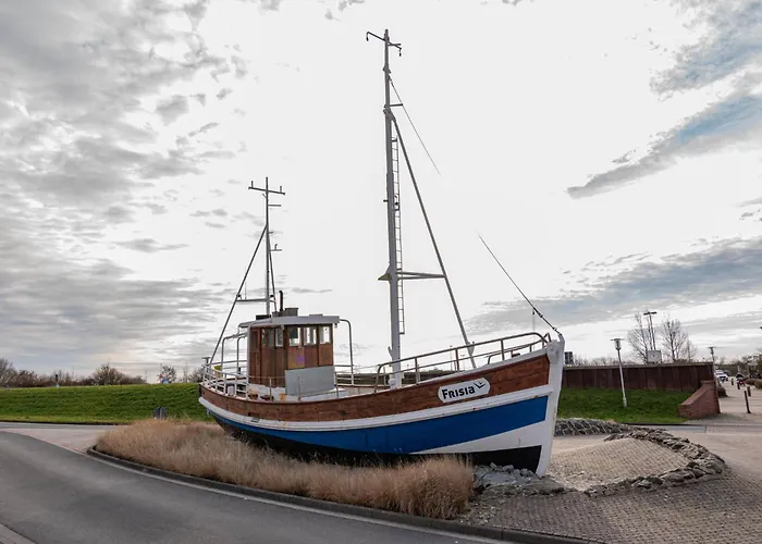 Robbe Puck By Interhome *